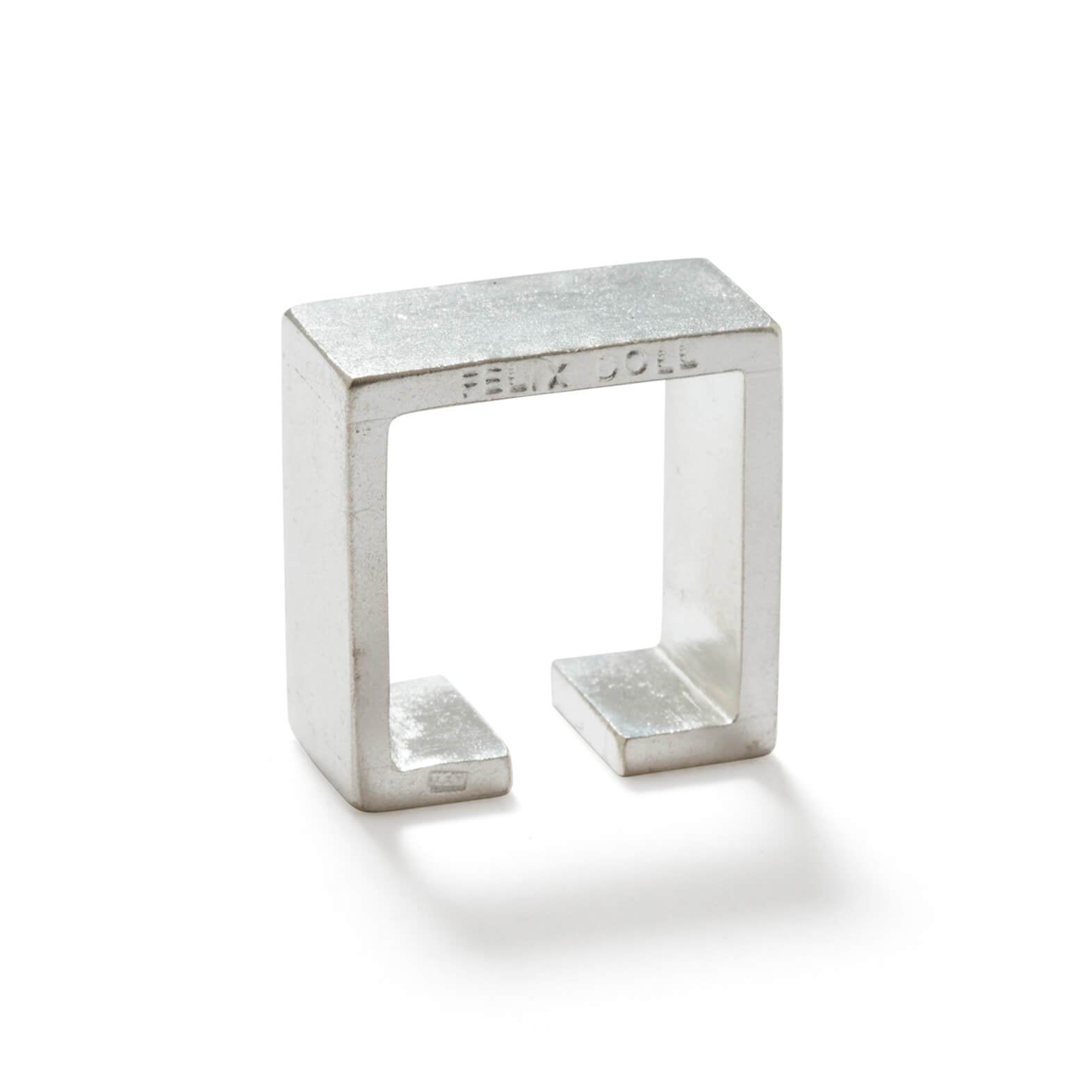 C 230 - Bold Square Ring