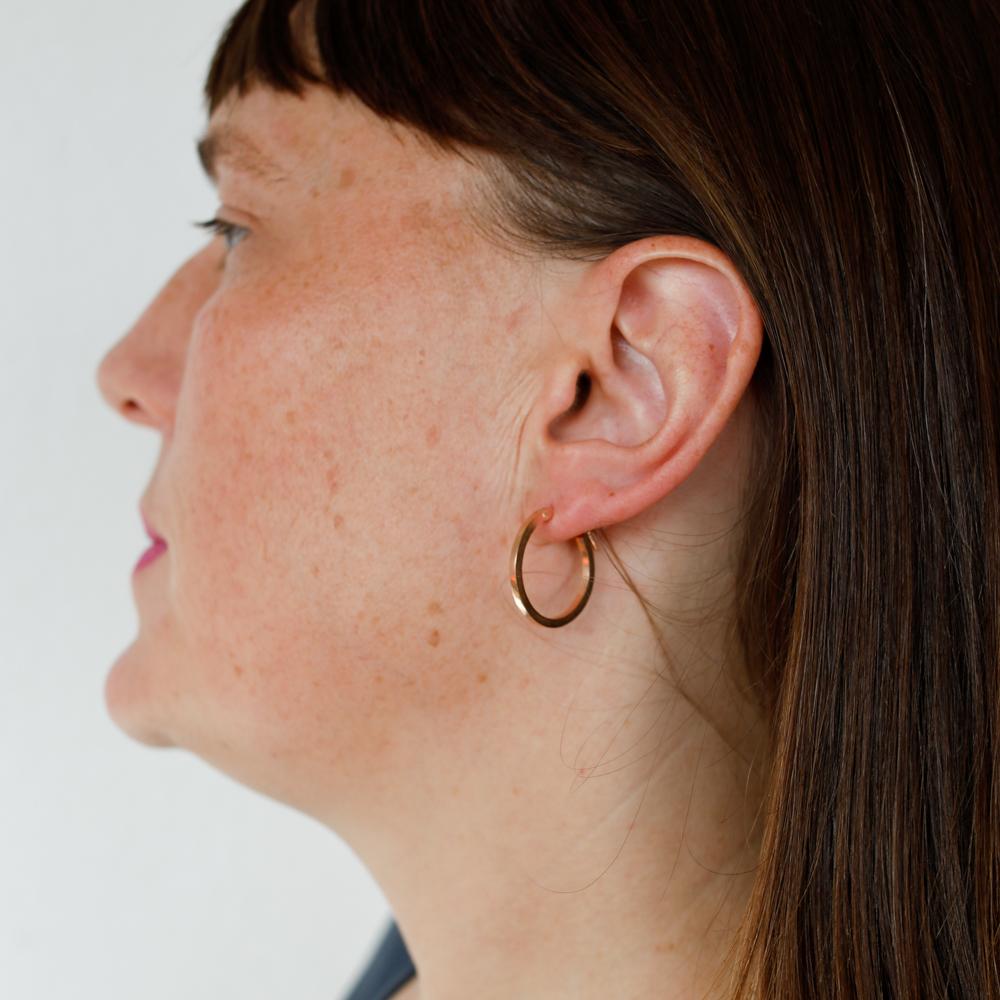 E 648 - Medium Hoop Earring