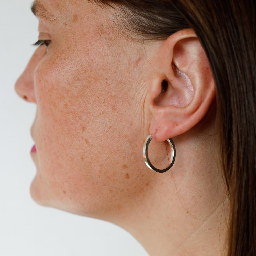 E 648 - Medium Hoop Earring
