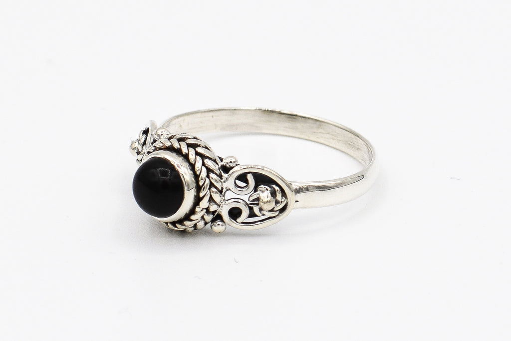 Heena ring